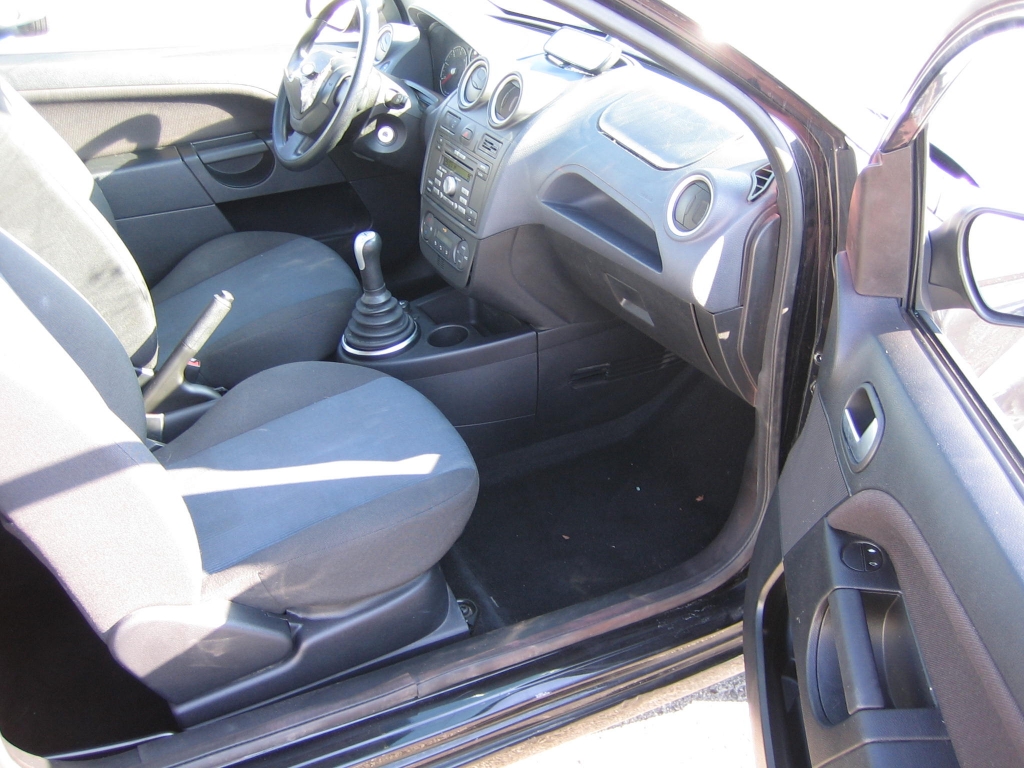 VISTA INTERIOR DERECHO FORD FIESTA 1.4 TDCI 70CV