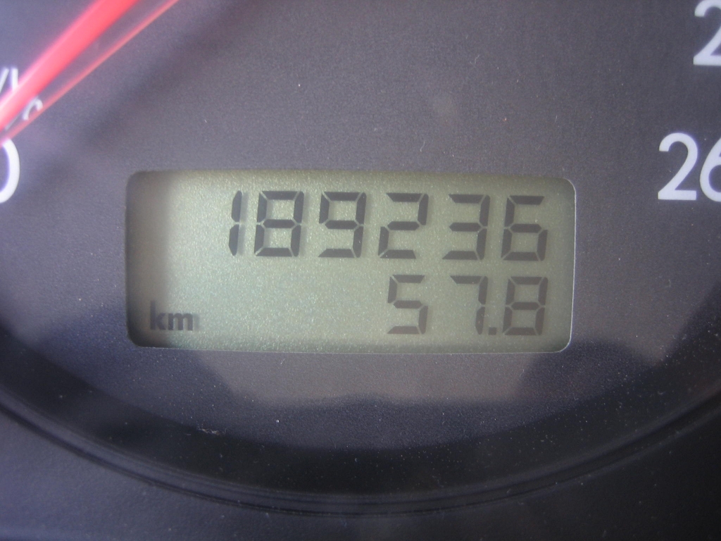 VISTA KM VOLKSWAGEN GOLF IV 1.9 TDI 100CV