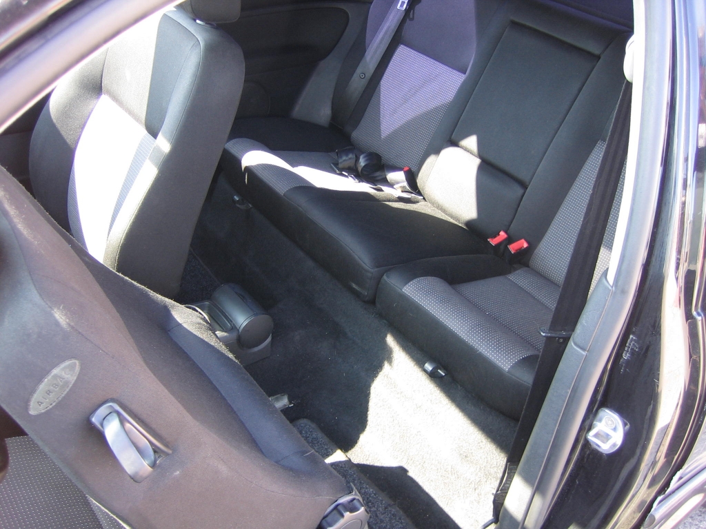 VISTA INTERIOR TRASERO VOLKSWAGEN GOLF IV 1.9 TDI 100CV