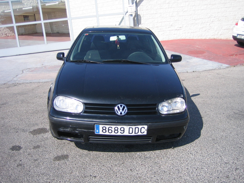 VISTA DELANTERA VOLKSWAGEN GOLF IV 1.9 TDI 100CV