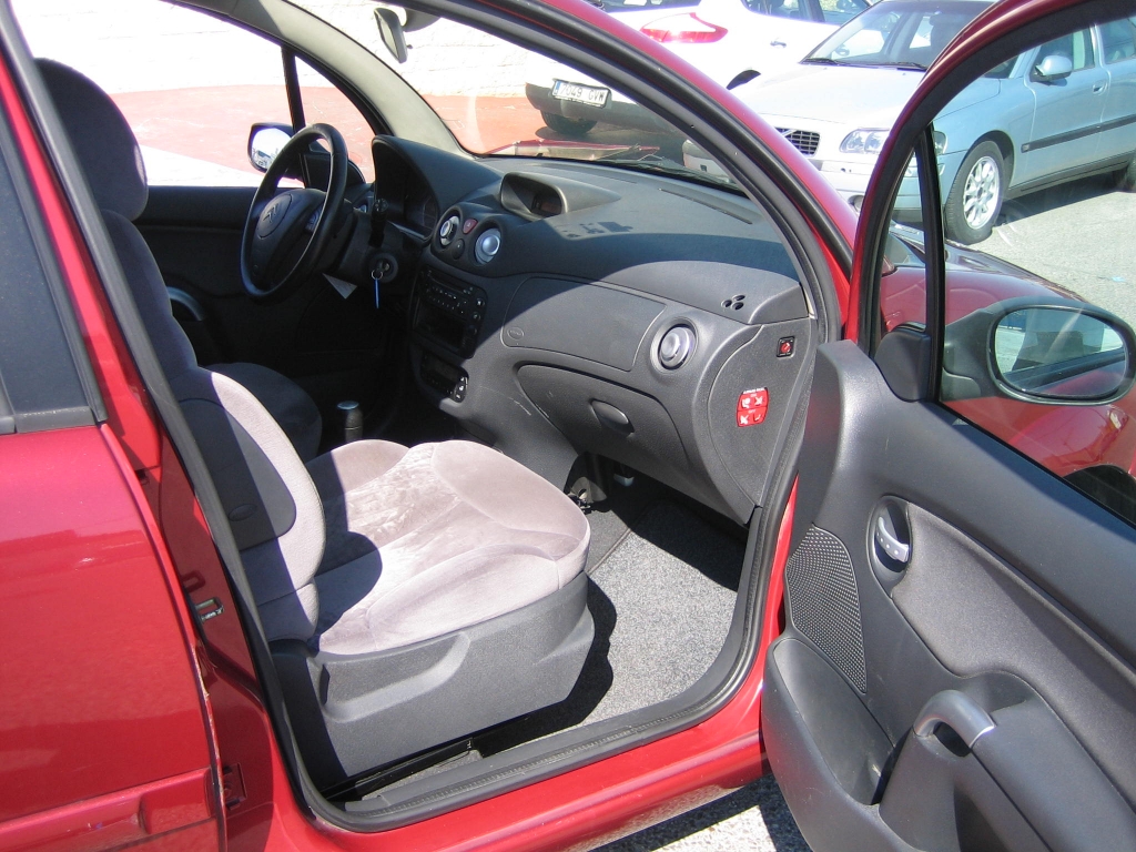 VISTA INTERIOR DERECHO CITROEN C-3 1.4 HDI 70CV PREMIER
