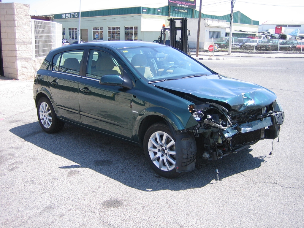 VISTA DELANTERA DERECHA OPEL ASTRA 1.8 I 125CV