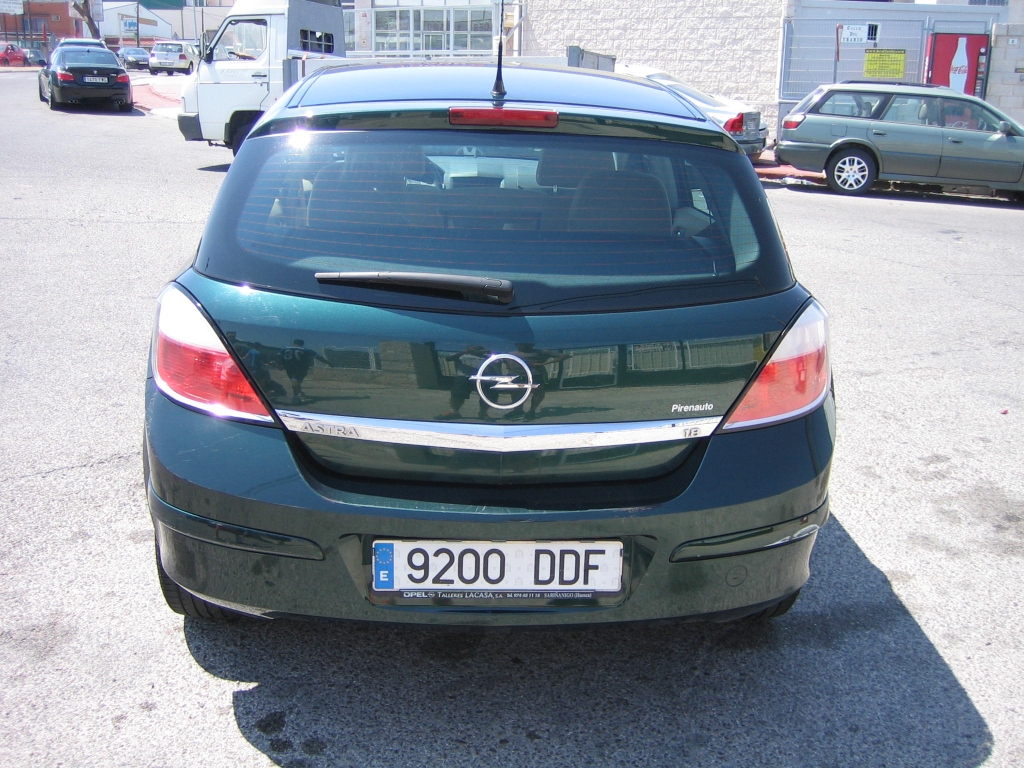 VISTA TRASERA OPEL ASTRA 1.8 I 125CV