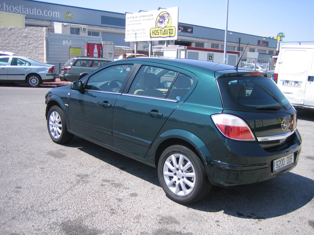 VISTA TRASERA IZQUIERDA OPEL ASTRA 1.8 I 125CV