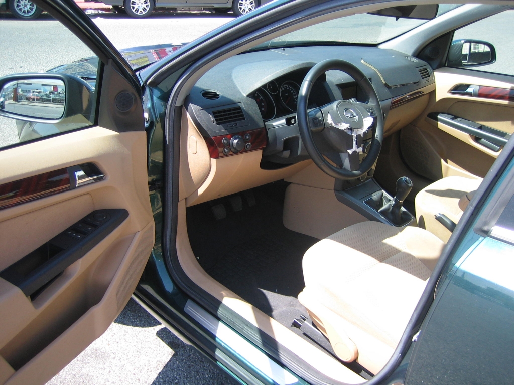 VISTA INTERIOR IZQUIERDO OPEL ASTRA 1.8 I 125CV