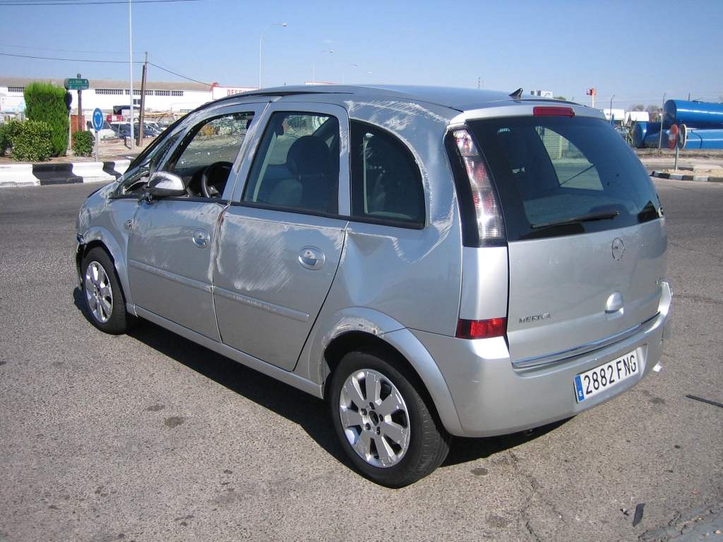 VISTA TRASERA IZQUIERDA OPEL MERIVA 1.7 CDTI 100CV