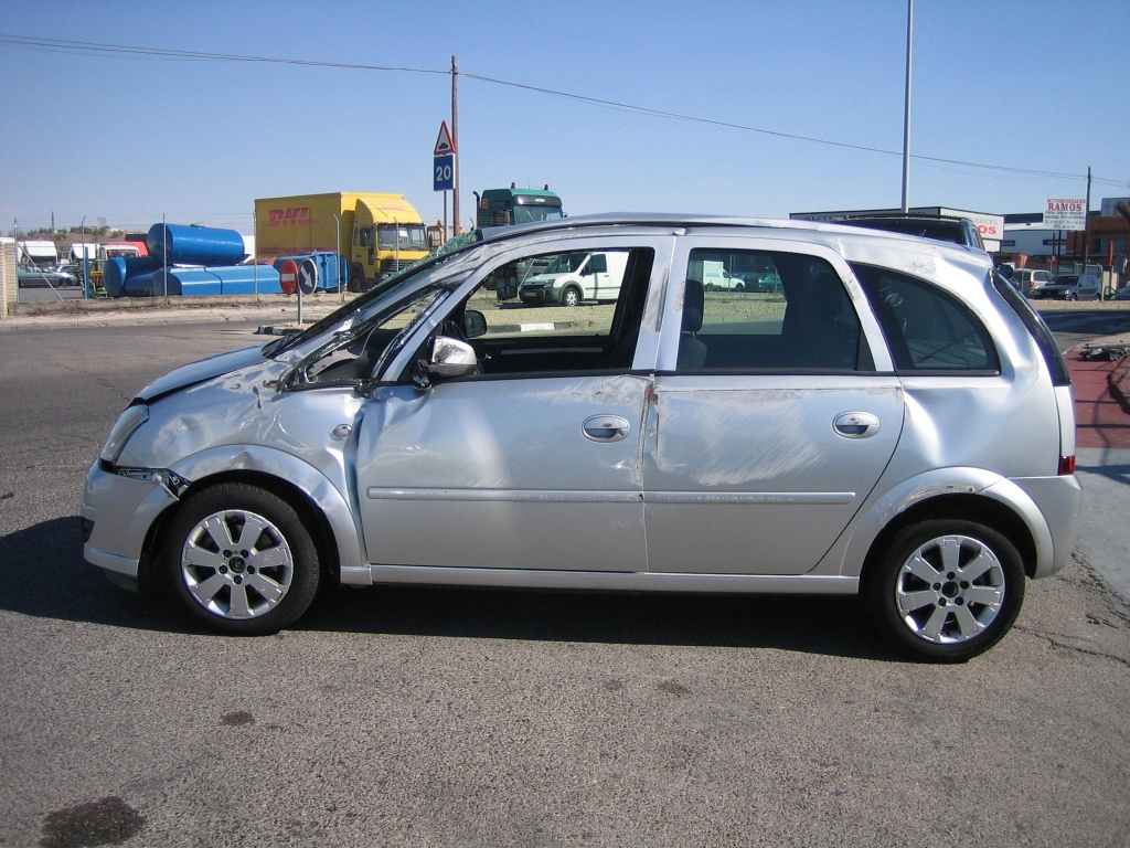 VISTA LATERAL IZQUIERDO OPEL MERIVA 1.7 CDTI 100CV