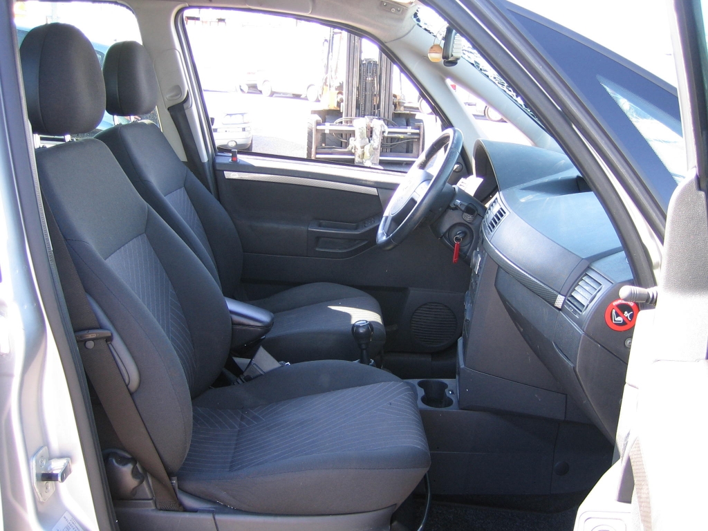 VISTA INTERIOR DERECHO OPEL MERIVA 1.7 CDTI 100CV