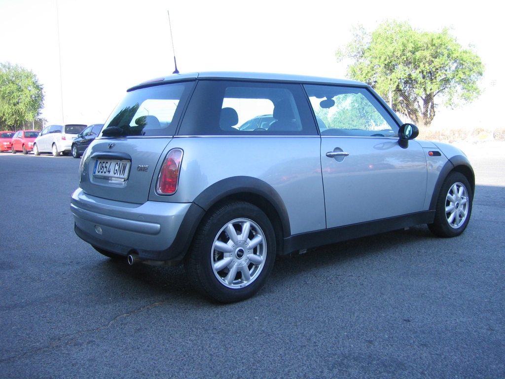 VISTA TRASERA DERECHA MINI ONE 1.6 GASOLINA 116CV AUTOMATICO