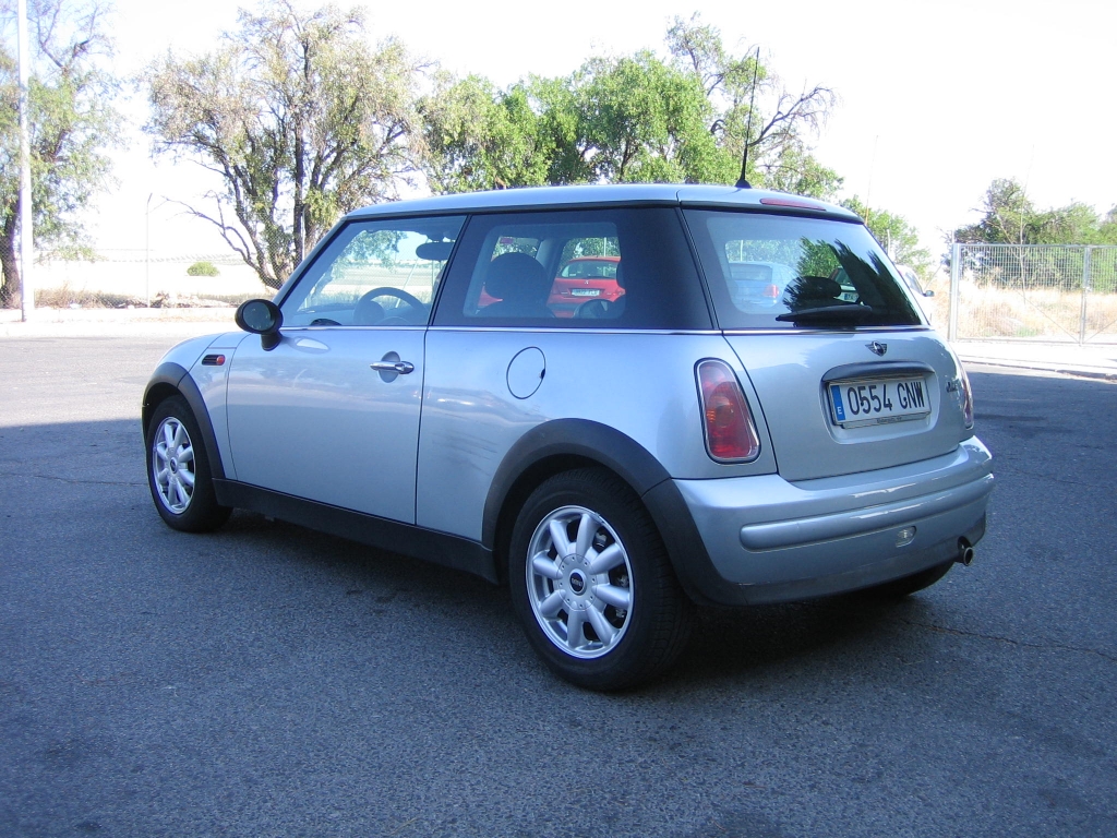 VISTA TRASERA IZQUIERDA MINI ONE 1.6 GASOLINA 116CV AUTOMATICO
