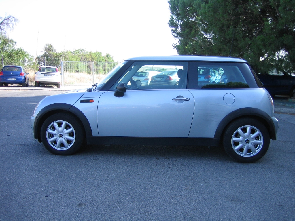 VISTA LATERAL IZQUIERDO MINI ONE 1.6 GASOLINA 116CV AUTOMATICO
