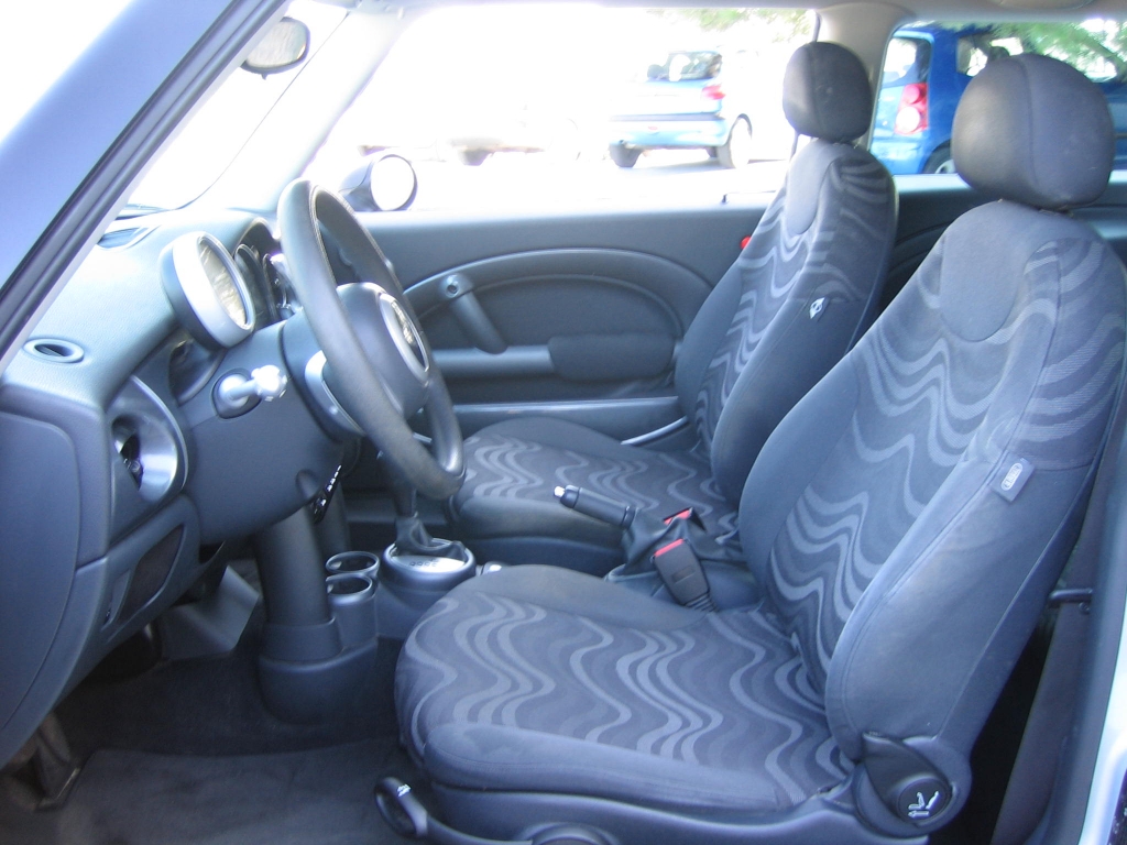 VISTA INTERIOR IZQUIERDO MINI ONE 1.6 GASOLINA 116CV AUTOMATICO