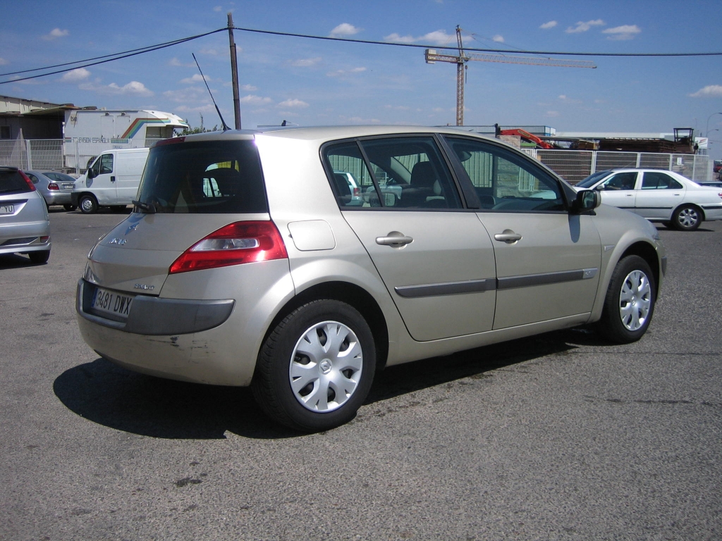VISTA TRASERA DERECHA RENAULT MEGANE 1.5 DCI 105CV
