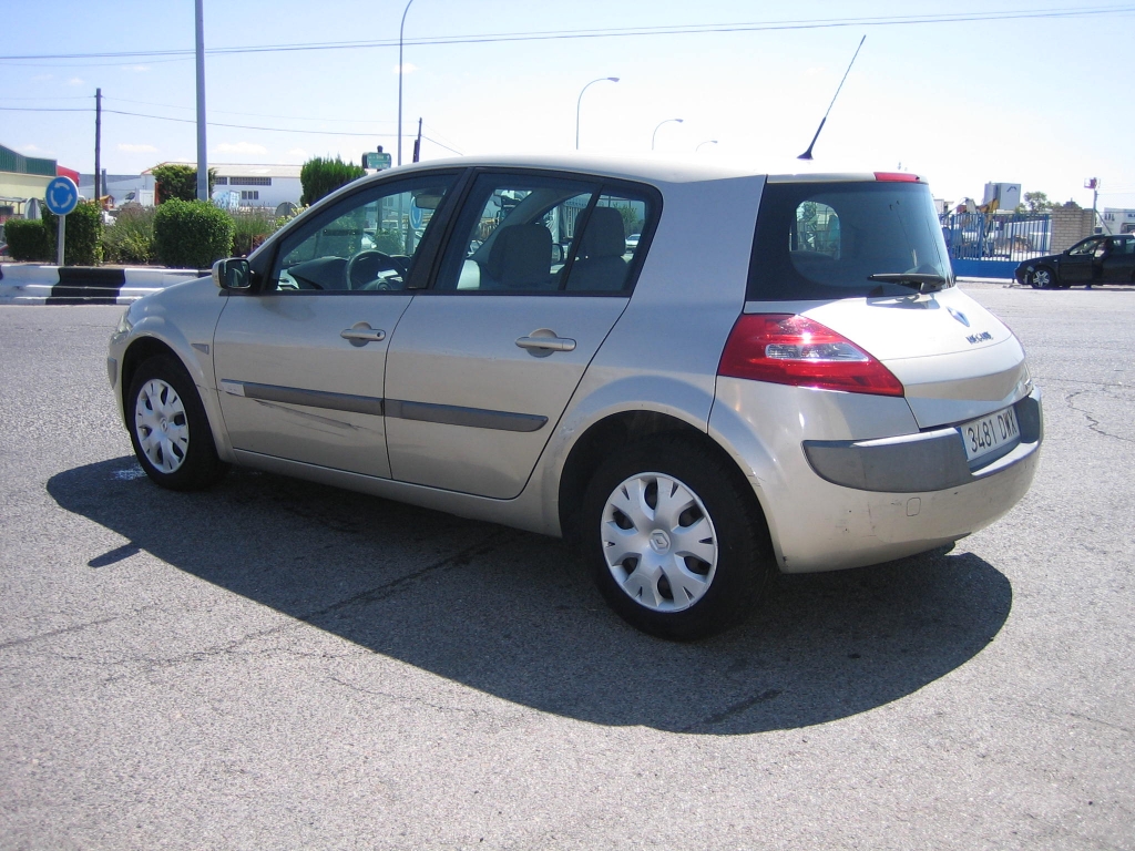 VISTA TRASERA IZQUIERDA RENAULT MEGANE 1.5 DCI 105CV
