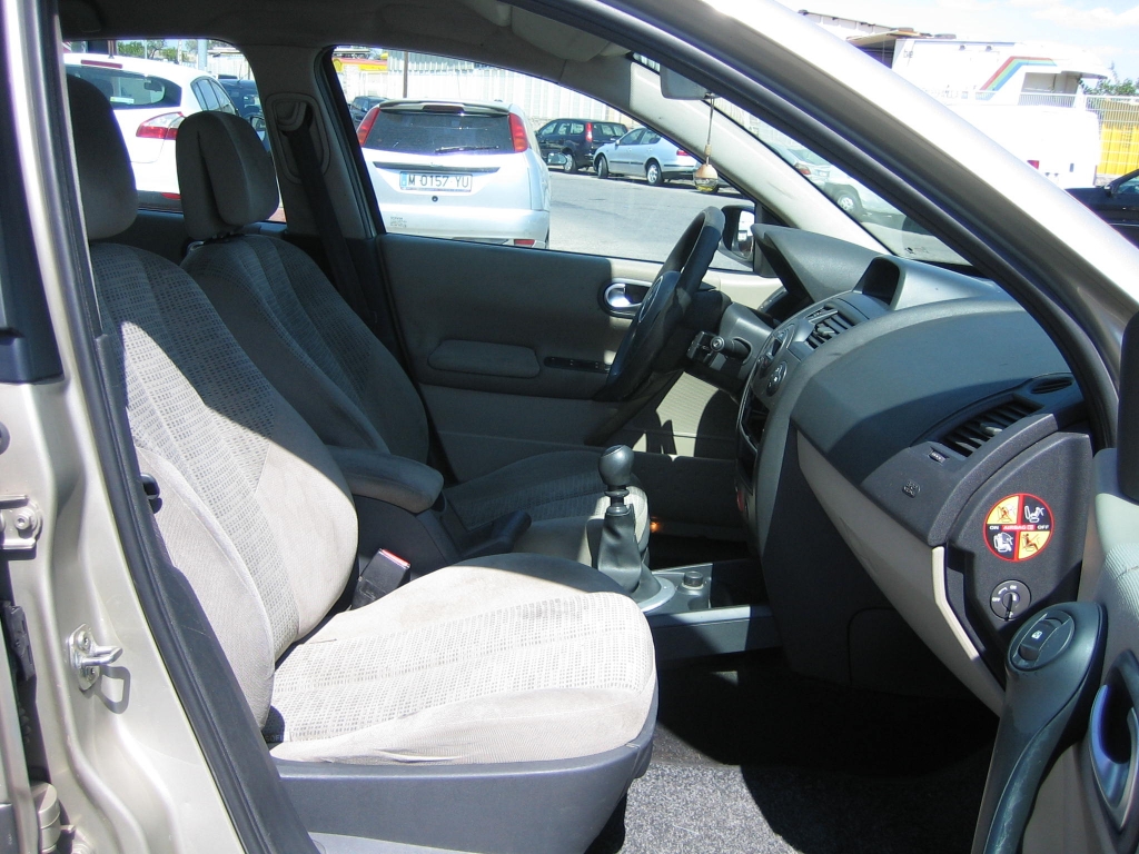 VISTA INTERIOR DERECHO RENAULT MEGANE 1.5 DCI 105CV
