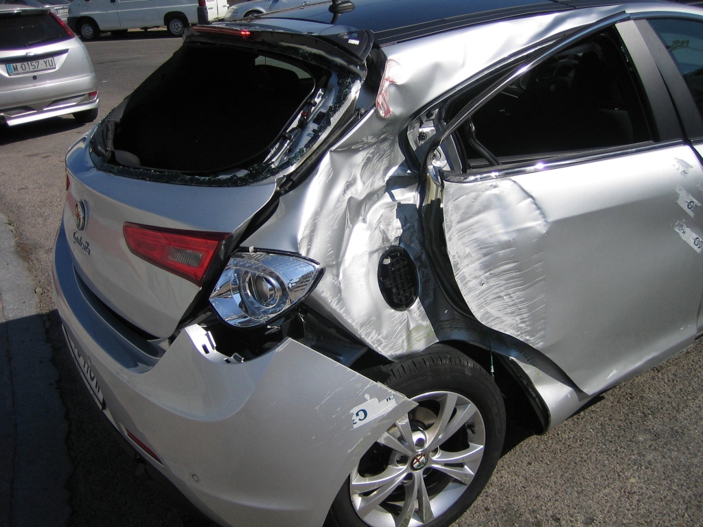 VISTA GOLPE TRASERA ALFA ROMEO GIULIETTA 2.0 JTD 140CV