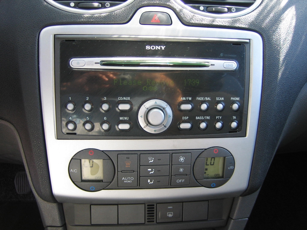 VISTA CD Y CLIMA FORD FOCUS 2.0 TDCI 136CV