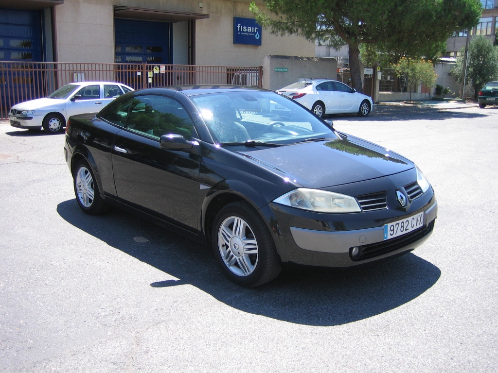 VISTA DELANTERA DERECHA RENAULT MEGANE COUPE CABRIO 1.9 DCI 120CV