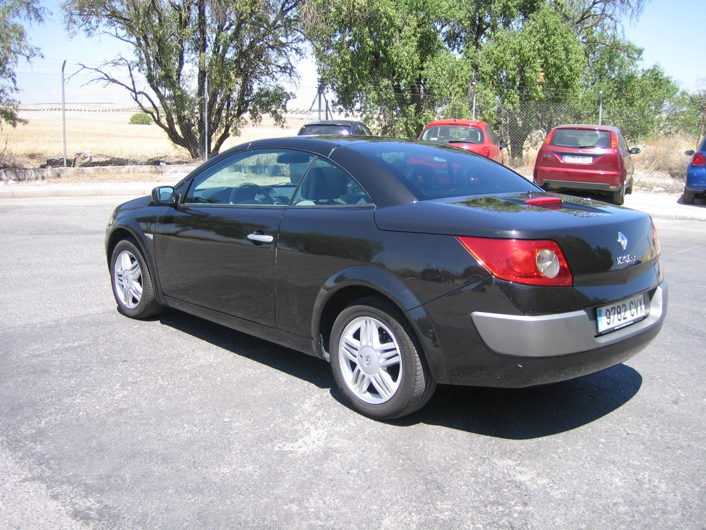 VISTA TRASERA IZQUIERDA RENAULT MEGANE COUPE CABRIO 1.9 DCI 120CV