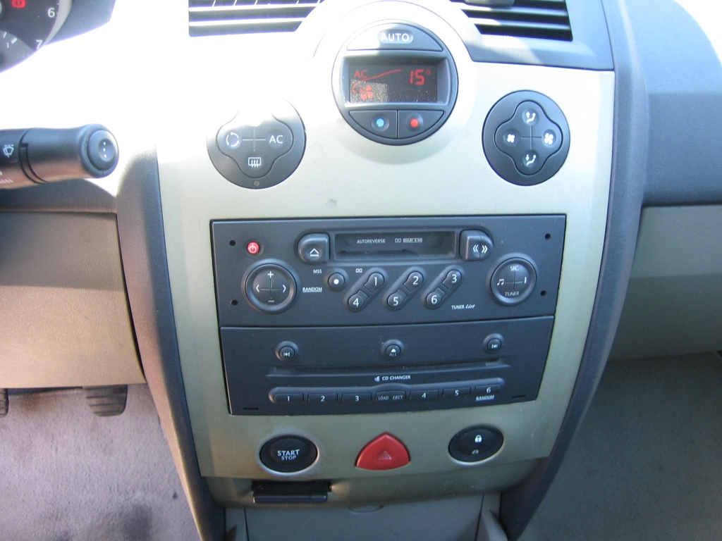 VISTA CARGADOR CD Y CLIMA RENAULT MEGANE COUPE CABRIO 1.9 DCI 120CV