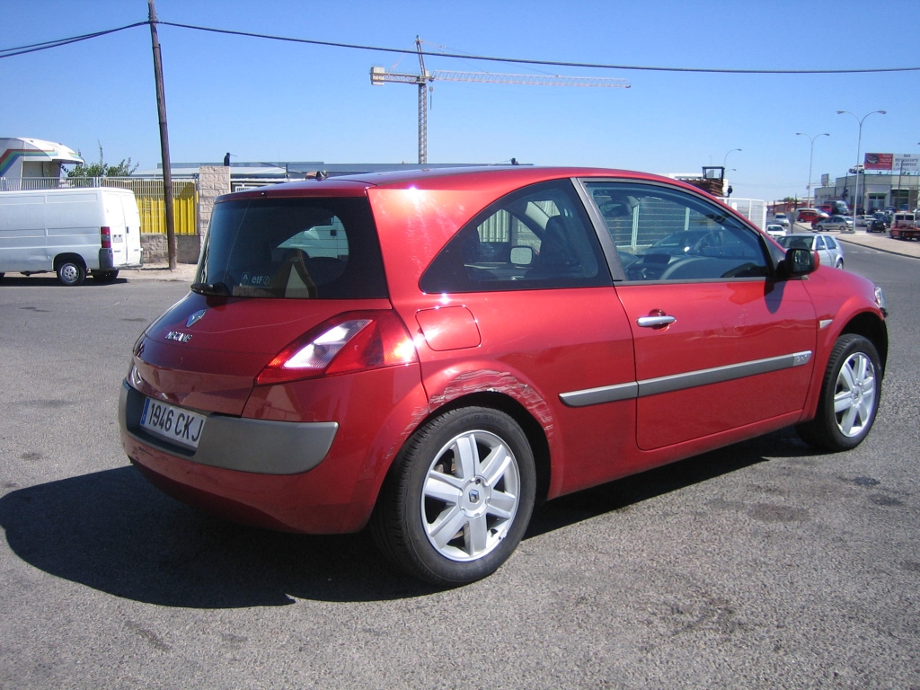 VISTA TRASERA DERECHA RENAULT MEGANE 1.9 DCI 120CV