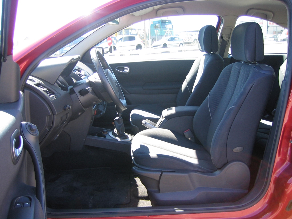 VISTA INTERIOR IZQUIERDO RENAULT MEGANE 1.9 DCI 120CV