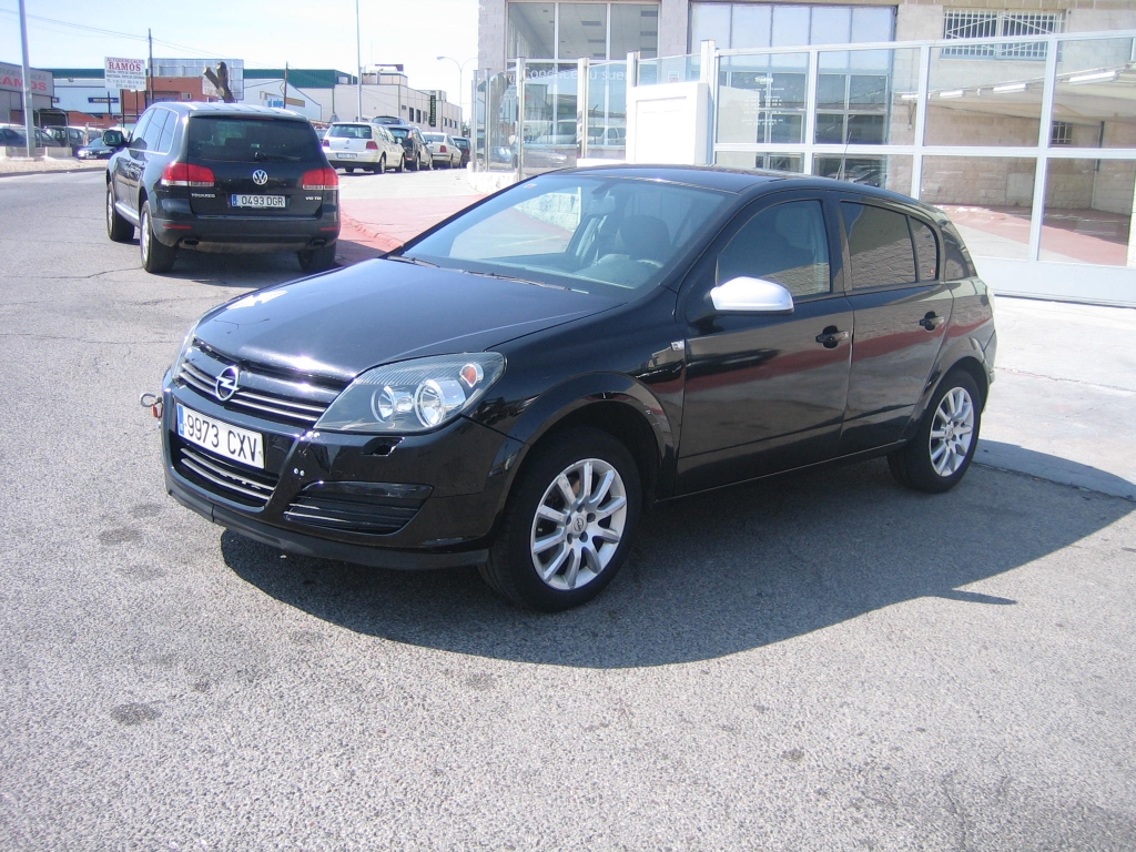 VISTA DELANTERA IZQUIERDA  OPEL ASTRA 1.7 CDTI 100CV