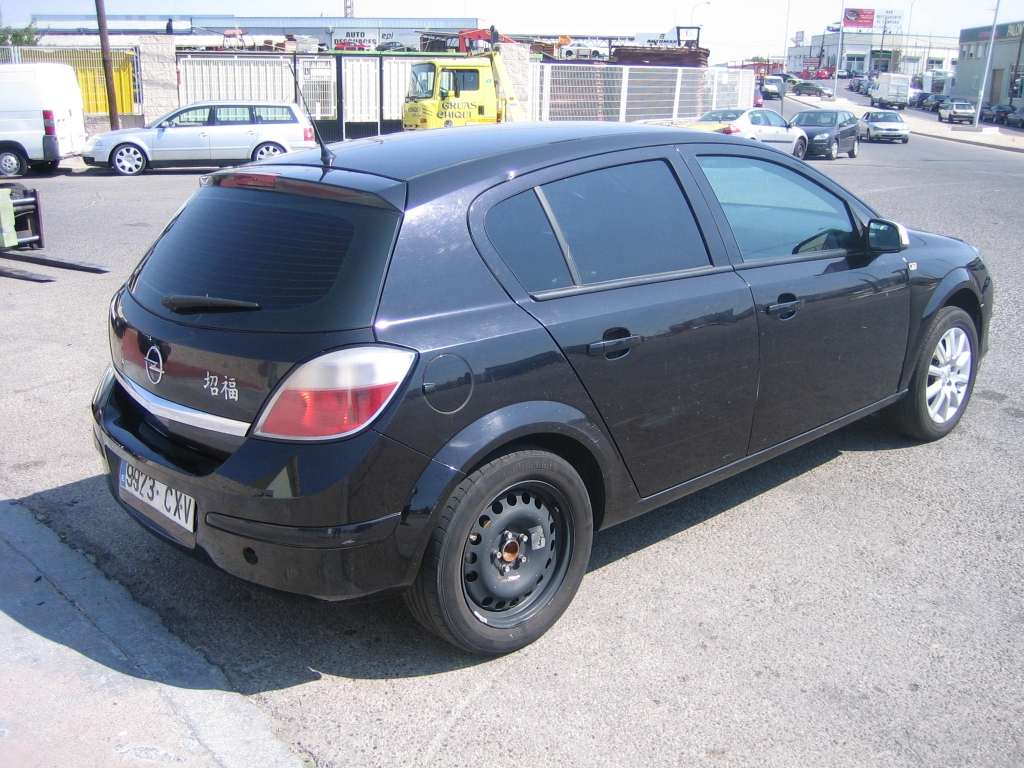 VISTA TRASERA DERECHA OPEL ASTRA 1.7 CDTI 100CV