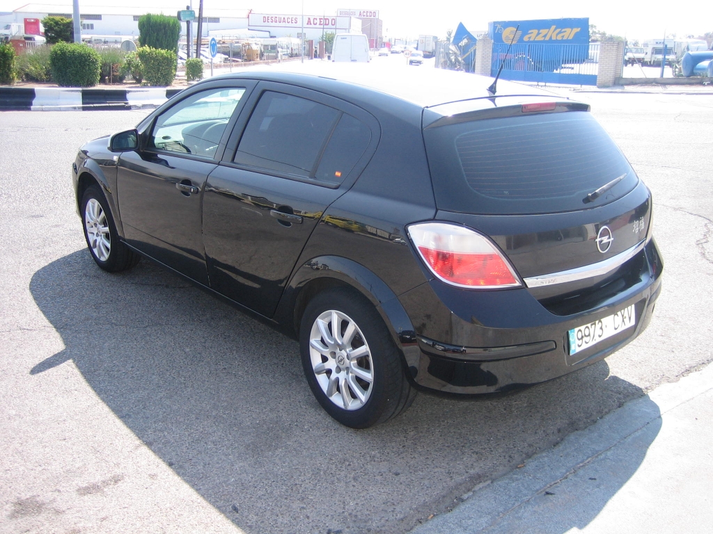VISTA TRASERA IZQUIERDA OPEL ASTRA 1.7 CDTI 100CV