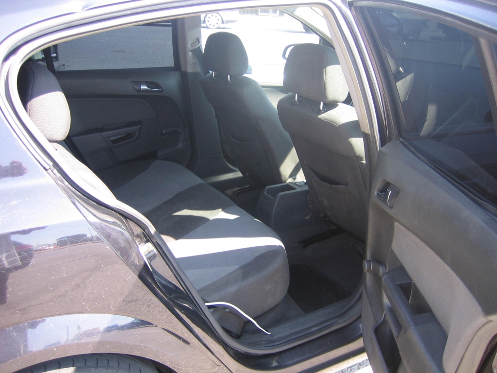 VISTA INTERIOR TRASERO OPEL ASTRA 1.7 CDTI 100CV