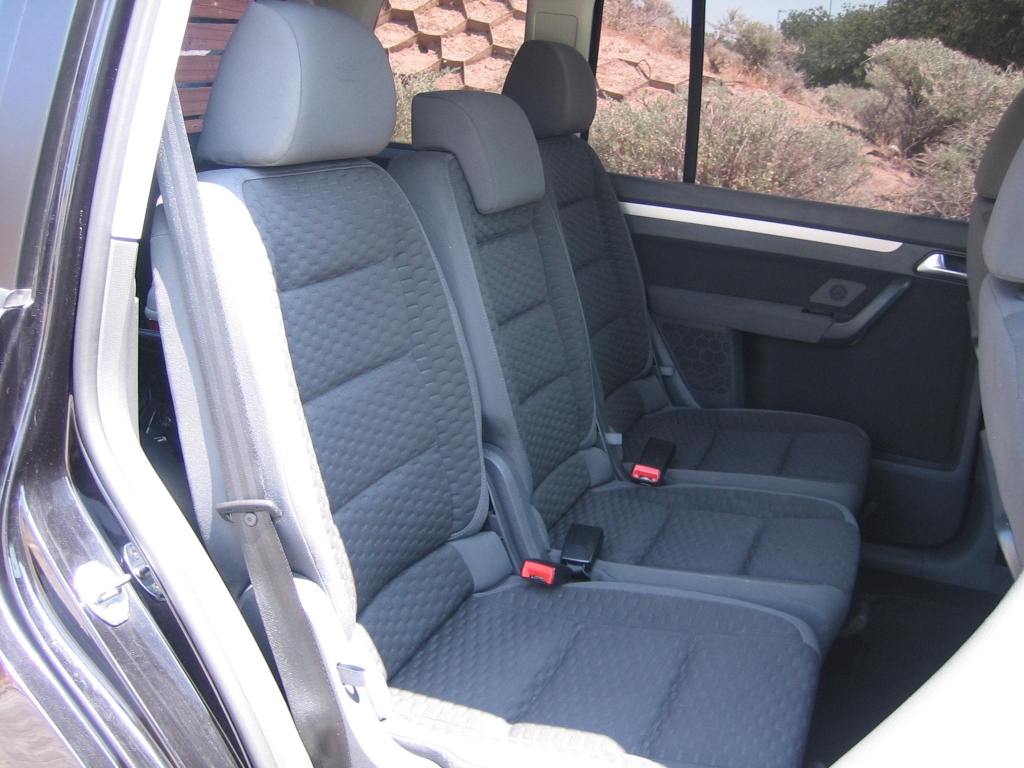 VISTA INTERIOR TRASERO VOLKSWAGEN TOURAN 1.9 TDI 105CV 7 PLAZAS