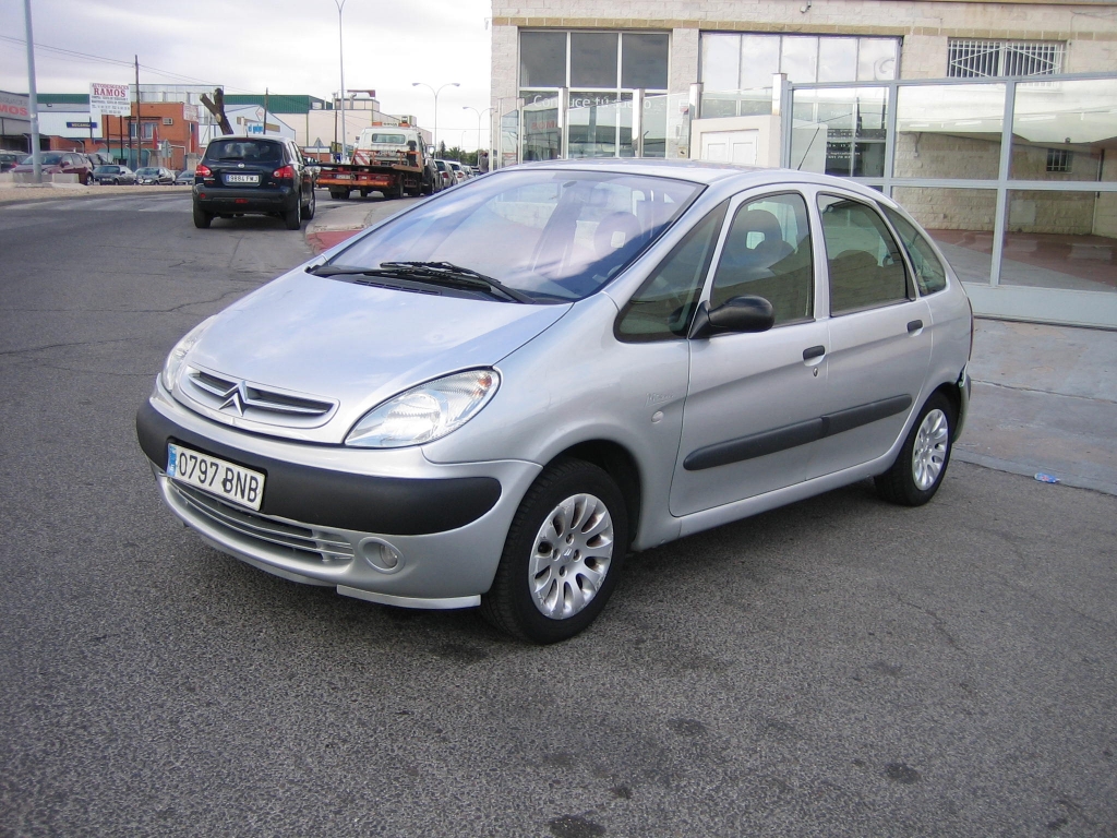 VISTA DELANTERA IZQUIERDA CITROEN XSARA PICASSO 2.0 HDI 90CV