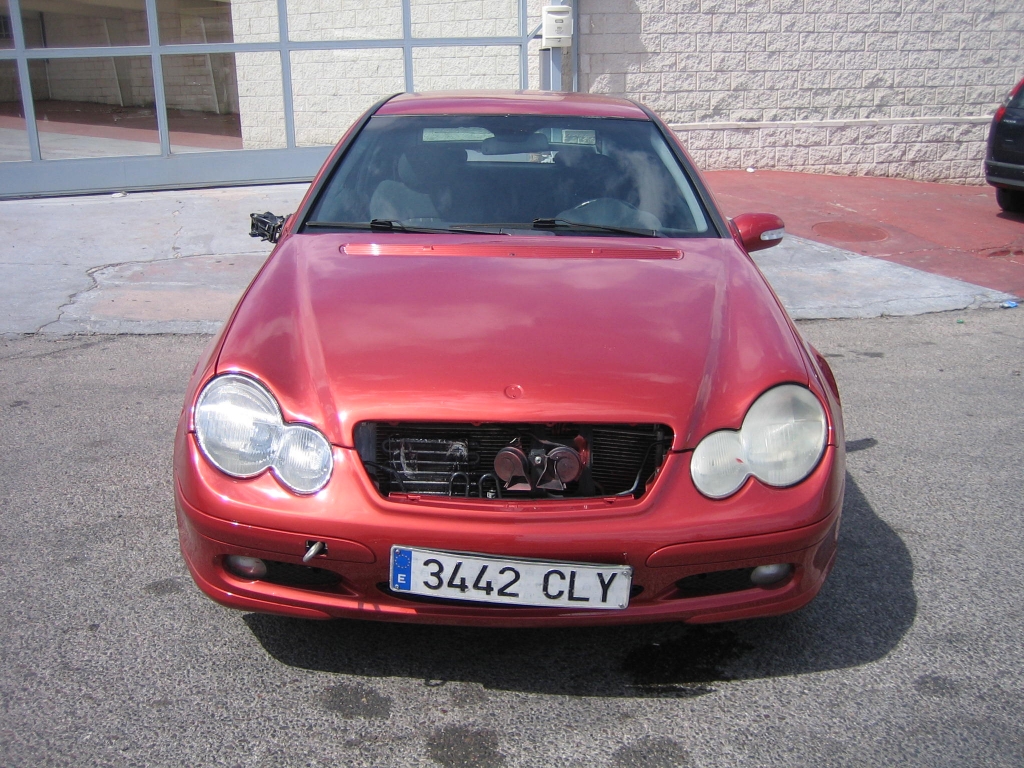 VISTA DELANTERA MERCEDES BENZ C-220 CDI 2.2 142CV AUTOMATICO