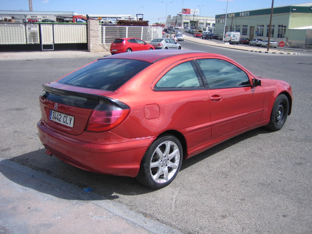 VISTA TRASERA DERECHA MERCEDES BENZ C-220 CDI 2.2 142CV AUTOMATICO