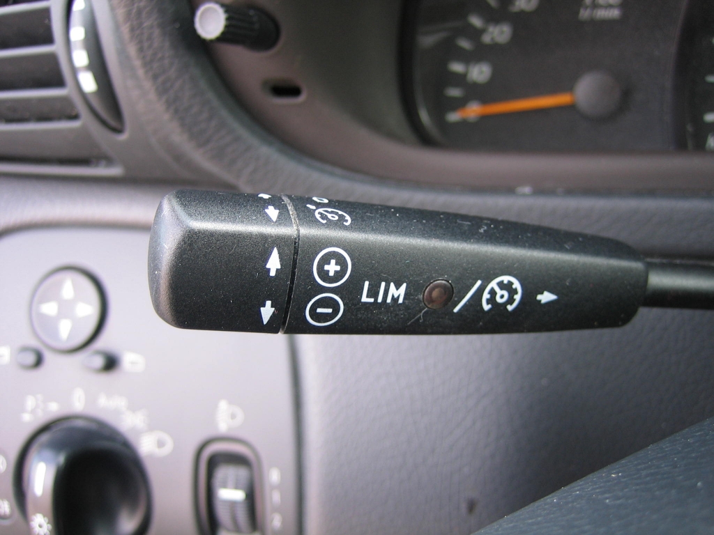 VISTA TEMPOMAT MERCEDES BENZ C-220 CDI 2.2 142CV AUTOMATICO