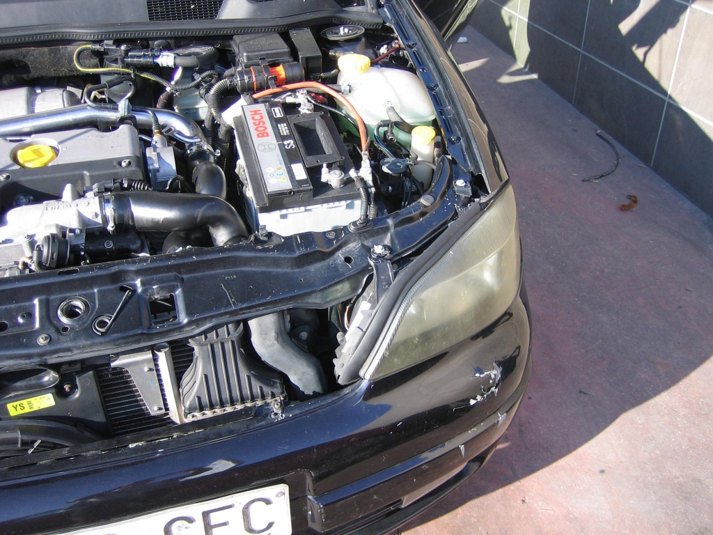 VISTA PATILLAS FARO OPEL ASTRA 2.2 DTI SPORT 1215CV