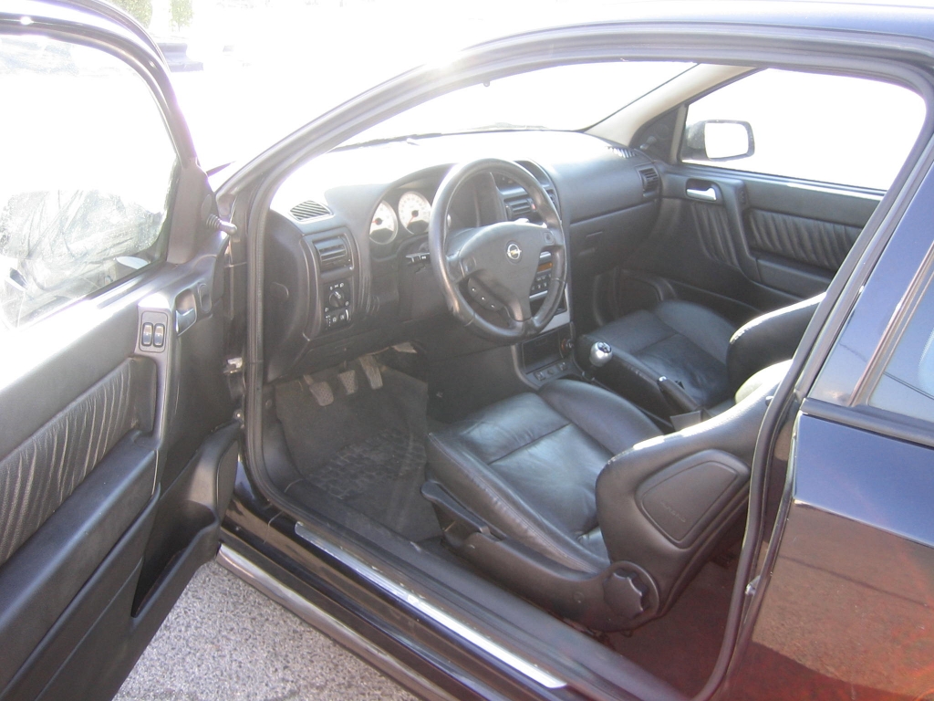 VISTA INTERIOR IZQUIERDO OPEL ASTRA 2.2 DTI SPORT 1215CV
