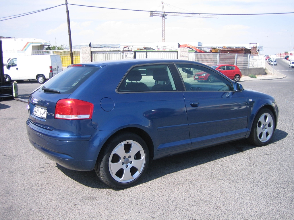 VISTA TRASERA DERECHA AUDI A-3 2.0 TDI 140CV 3PUERTAS
