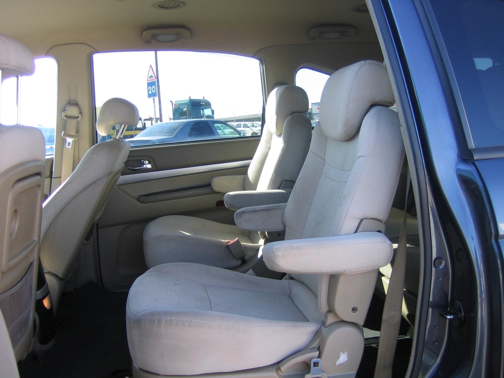 VISTA INTERIOR TRASERO 2 SSANGYOUNG RODIUS 3.0 D 165CV 7 PLAZAS
