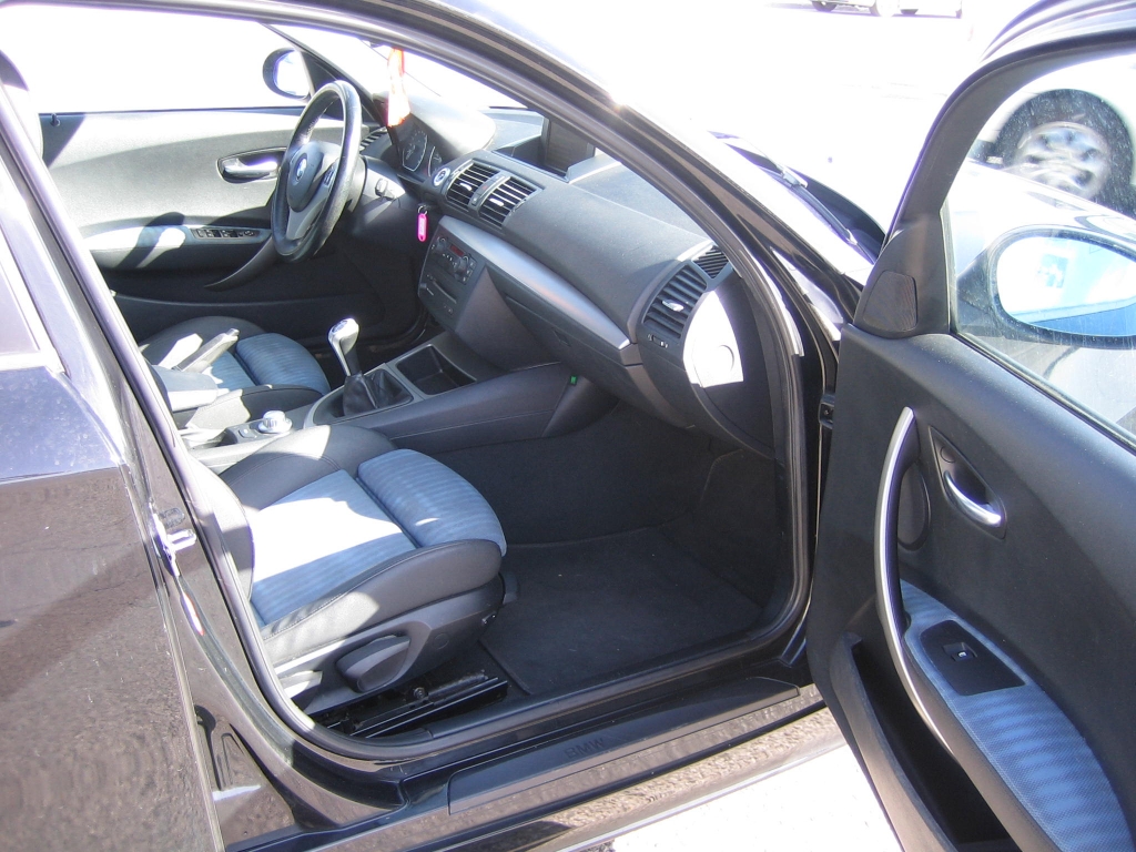 VISTA INTERIOR DERECHO BMW 120D 2.0 163CV