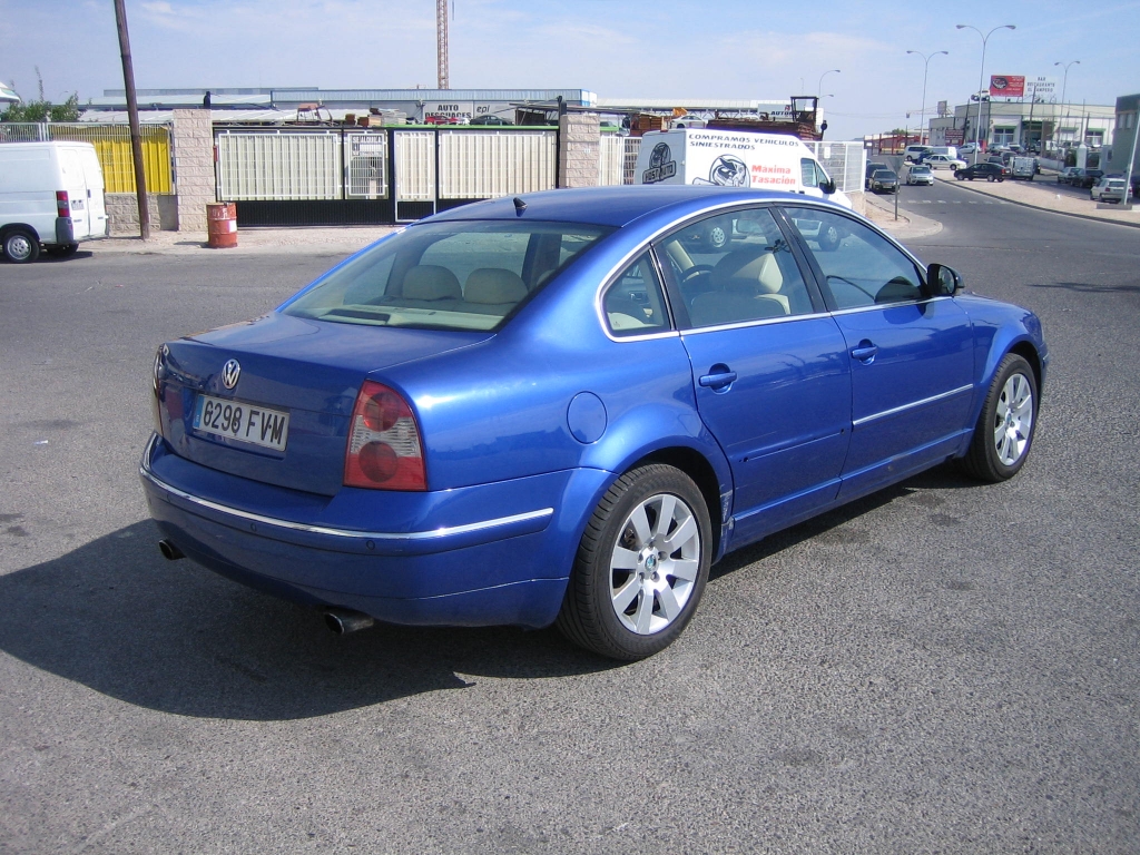 VISTA TRASERA DERECHA VOLKSWAGEN PASSAT 2.5 TDI 180CV 4MOTION