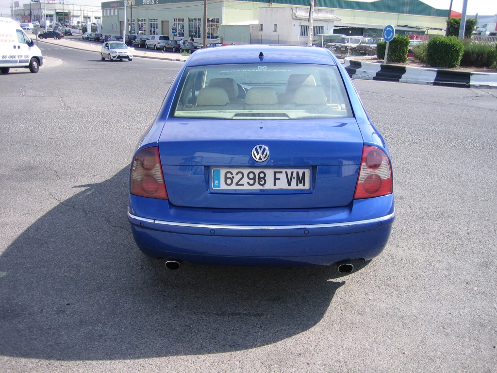 VISTA TRASERA VOLKSWAGEN PASSAT 2.5 TDI 180CV 4MOTION