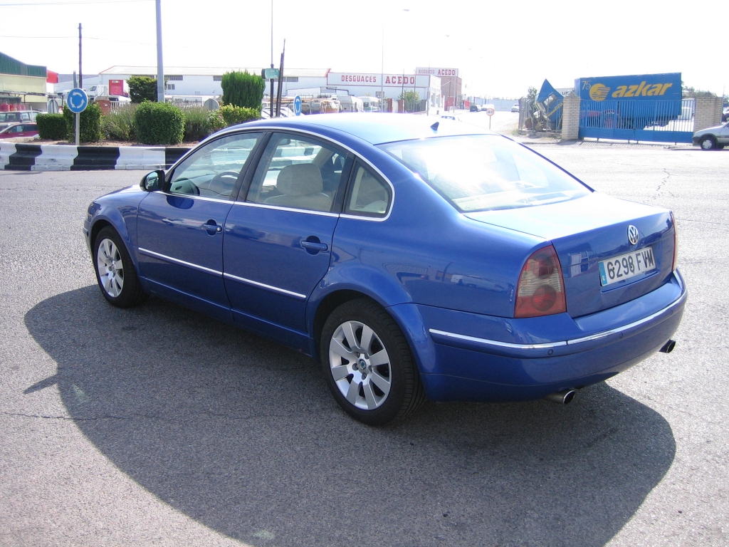 VISTA TRASERA IZQUIERDA VOLKSWAGEN PASSAT 2.5 TDI 180CV 4MOTION
