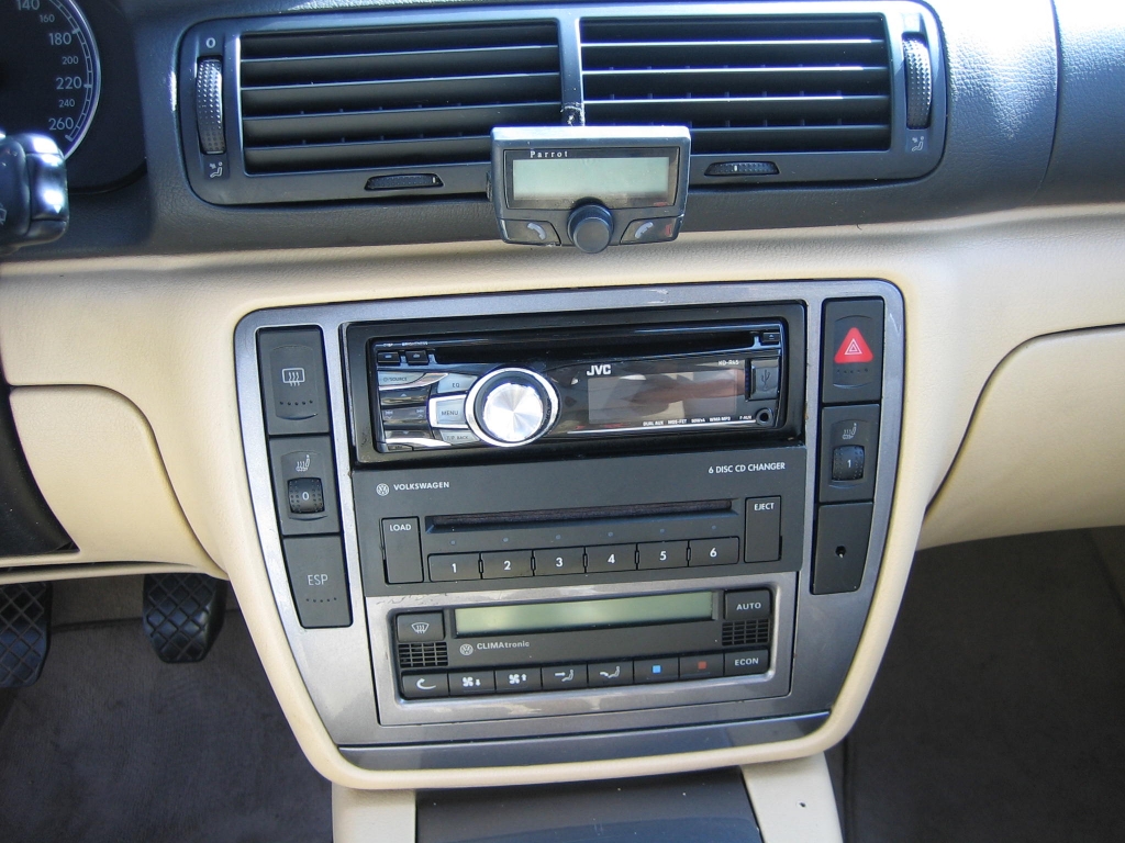 VISTA CD,CLIMA Y CARGADOR FRONTAL 6CD VOLKSWAGEN PASSAT 2.5 TDI 180CV 4MOTION