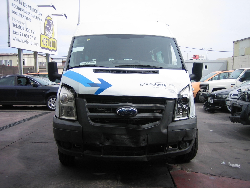 VISTA DELANTERA FORD TRANSIT 100T350 9 PLAZAS MICROBUS