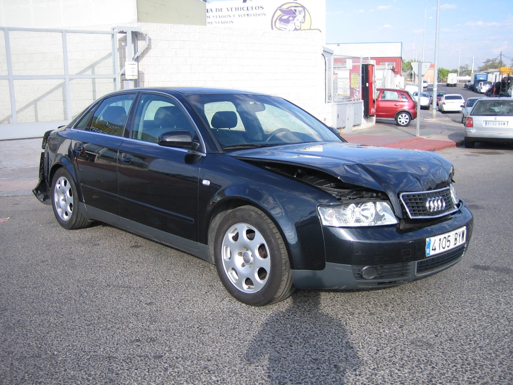 AUDI A4 1.9 TDI 130CV 6VEL