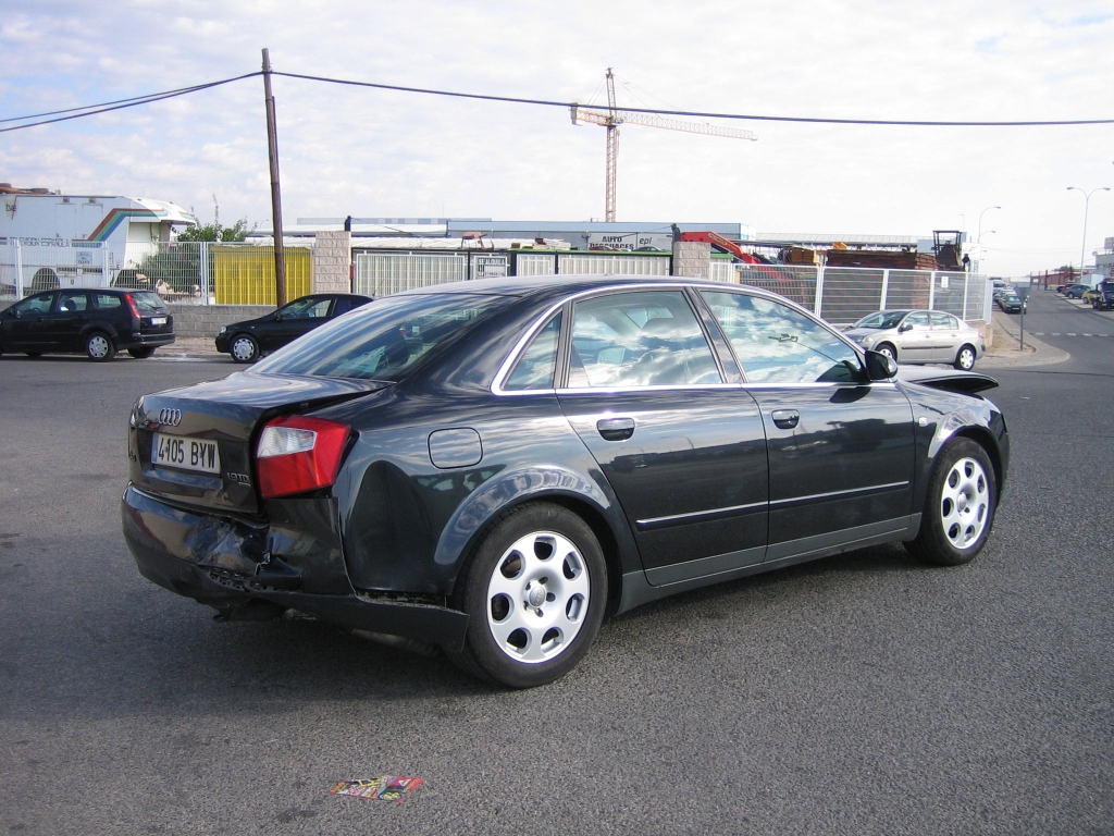 AUDI A4 1.9 TDI 130CV 6VEL