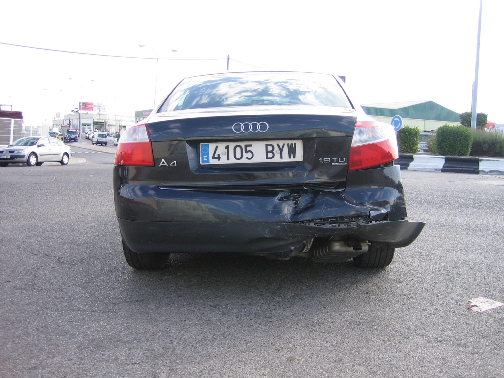 AUDI A4 1.9 TDI 130CV 6VEL