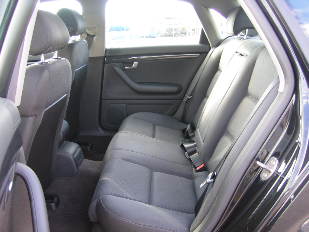 AUDI A4 1.9 TDI 130CV 6VEL