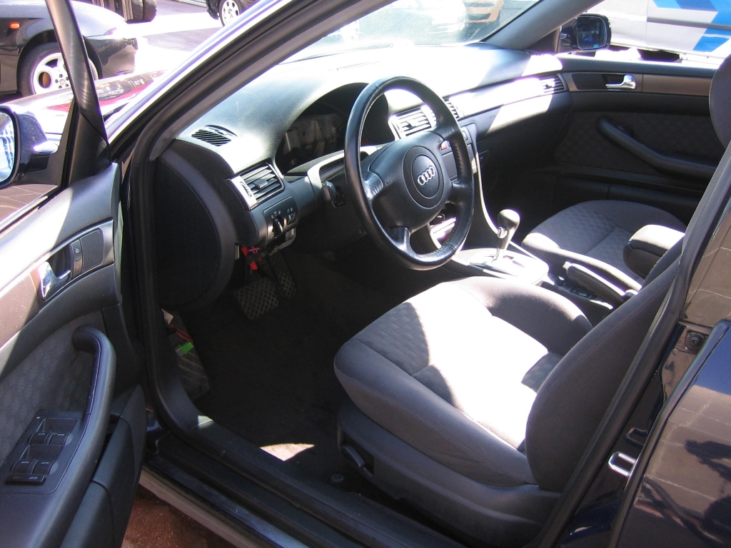 AUDI A6 2.5 TDI AUTOMAT